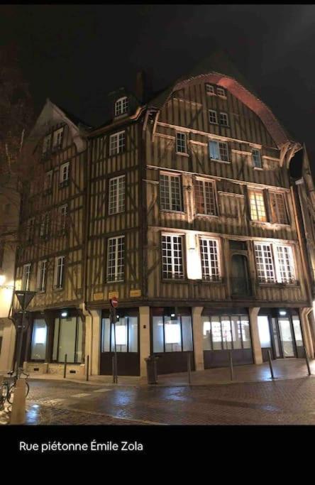 Superbe T2 De Caractere Au Centre Classe 3 Etoiles Troyes Zewnętrze zdjęcie