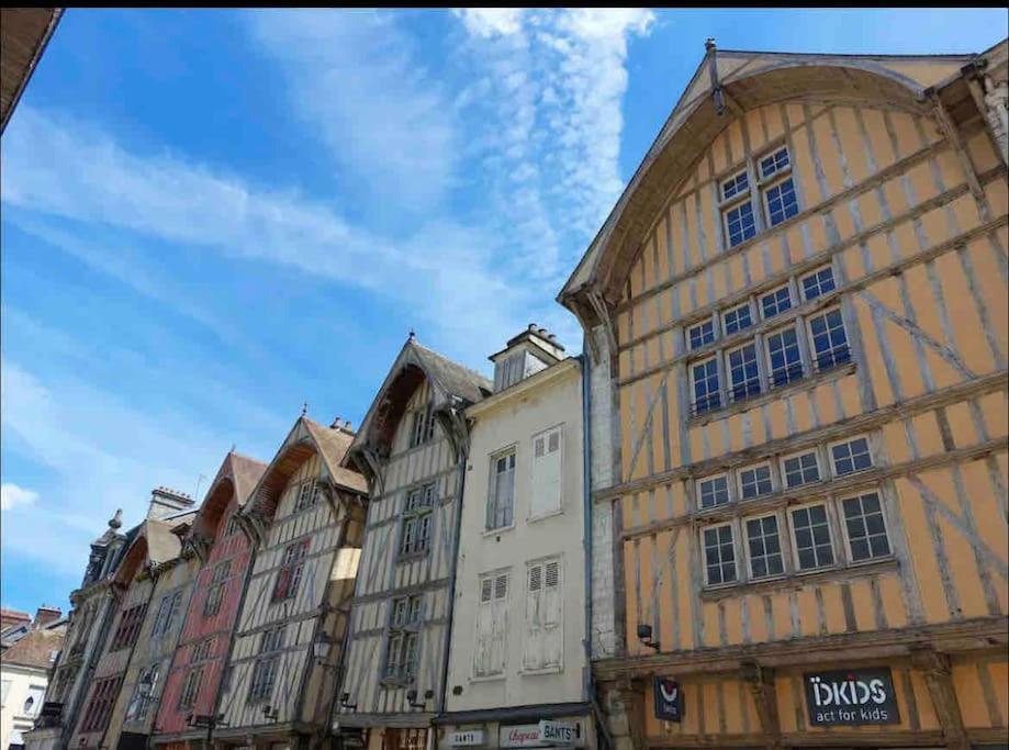 Superbe T2 De Caractere Au Centre Classe 3 Etoiles Troyes Zewnętrze zdjęcie